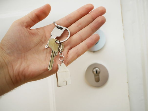 https://JanelleVik.StopRentingStartOwning.com
